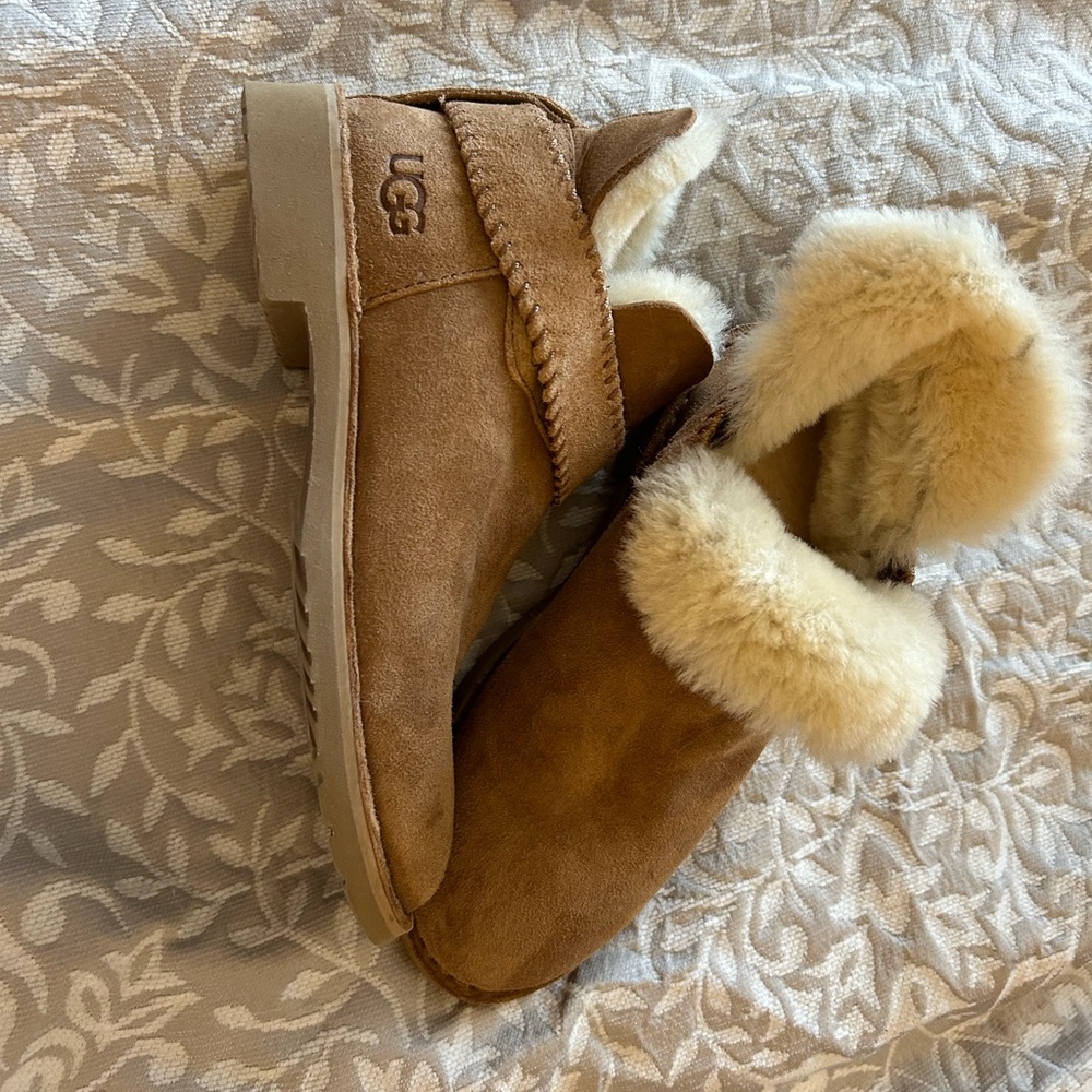 UGG Booties size 6 NEVER worn